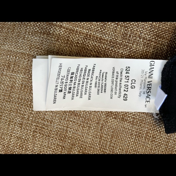 Versace tee - Picture 9 of 9
